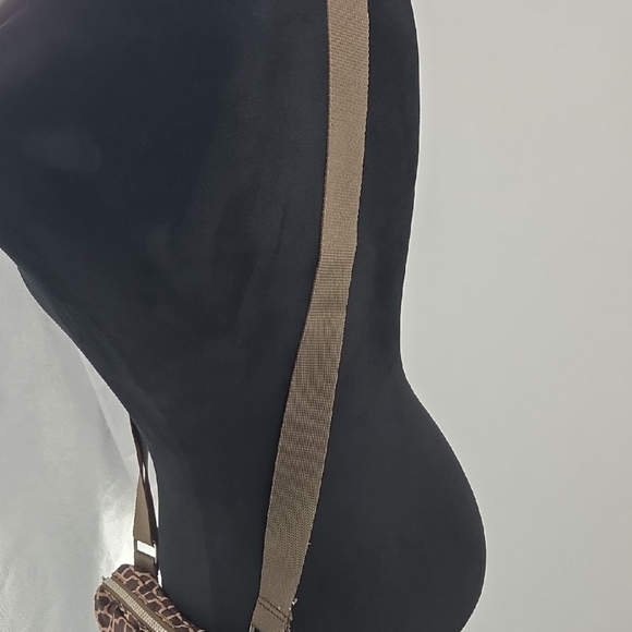 Baggallini Geometric Crossbody - Picture 15 of 16